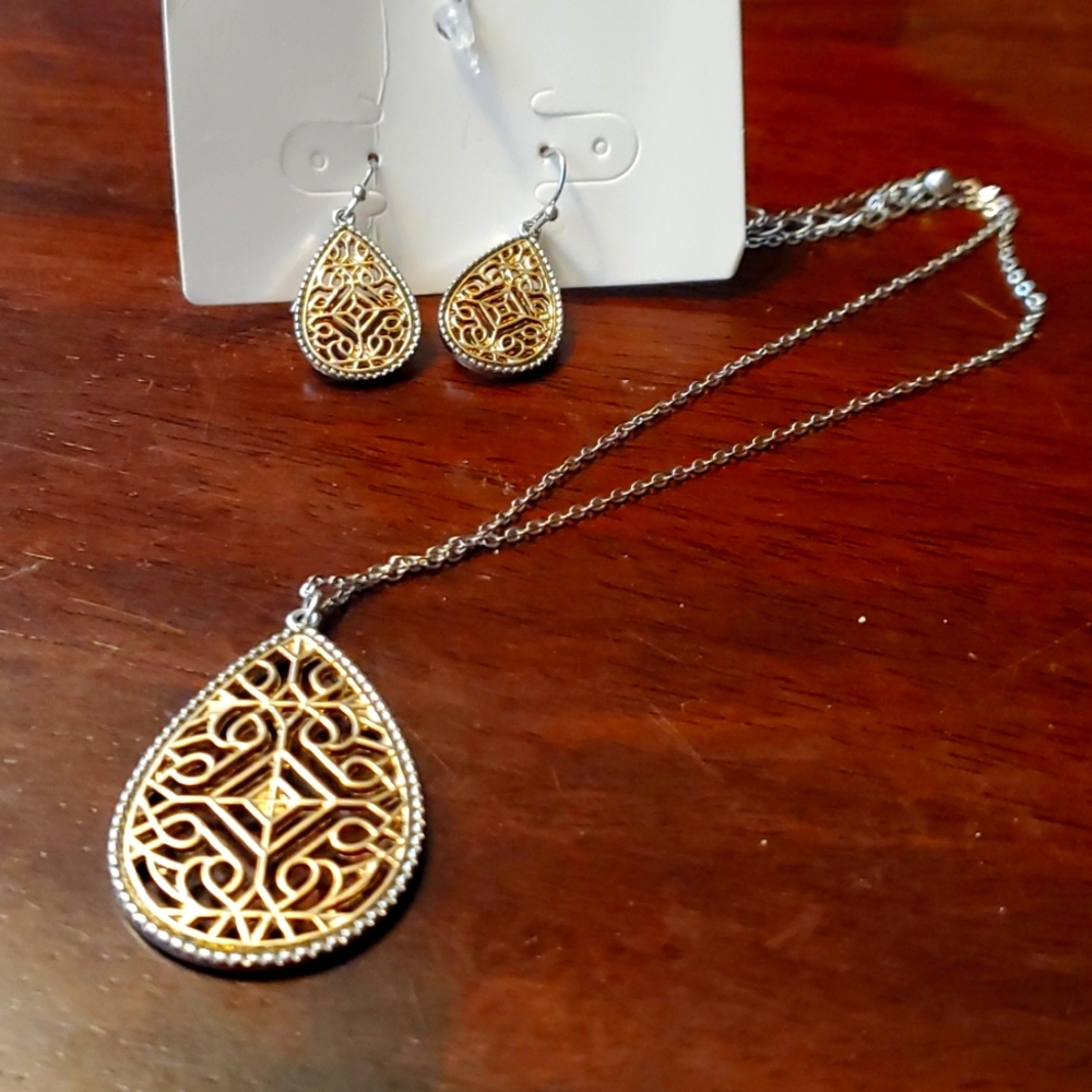 Openwork set earrings & necklace - Picture 1 of 9